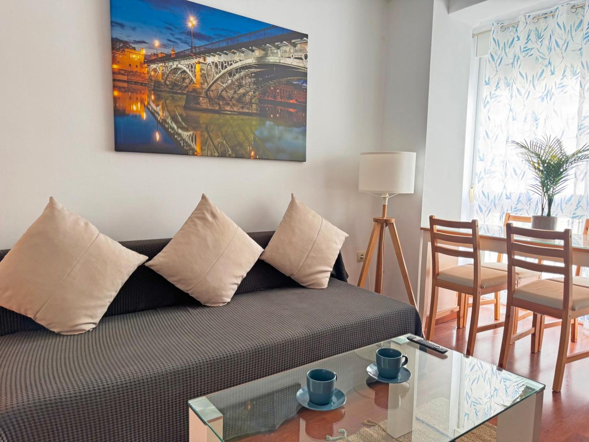 Triana Luxury Numancia Appartement