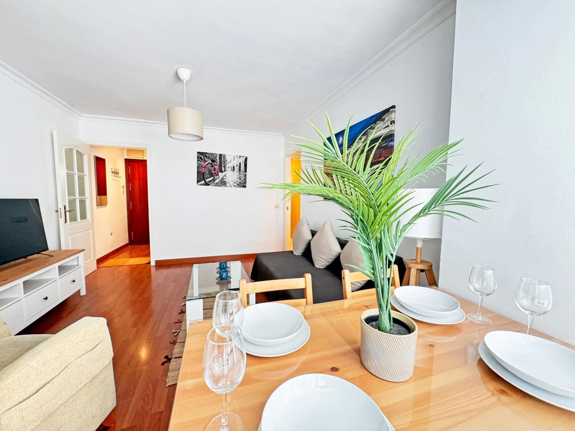 Triana Luxury Numancia Appartement *